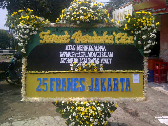 Kirim Cepat Bunga Papan Duka Cita ke Kediri Jawa Timur 