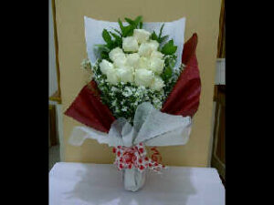 PESAN COKLAT DAN BUNGA VALENTINE DENGAN HARGA TERJANGKAU DI JATIASIH KOTA BEKASI