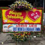 Pesan Bunga Papan Wedding di kecamatan Marpoyan Damai di kota Pekanbaru Riau(BPW-109)