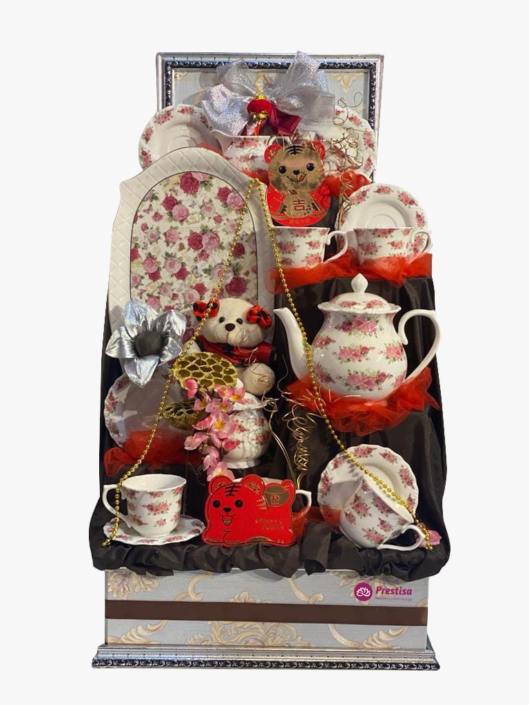 Snack & Tableware Hampers 06 Imlek