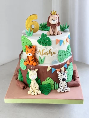 Esensia Animal cake